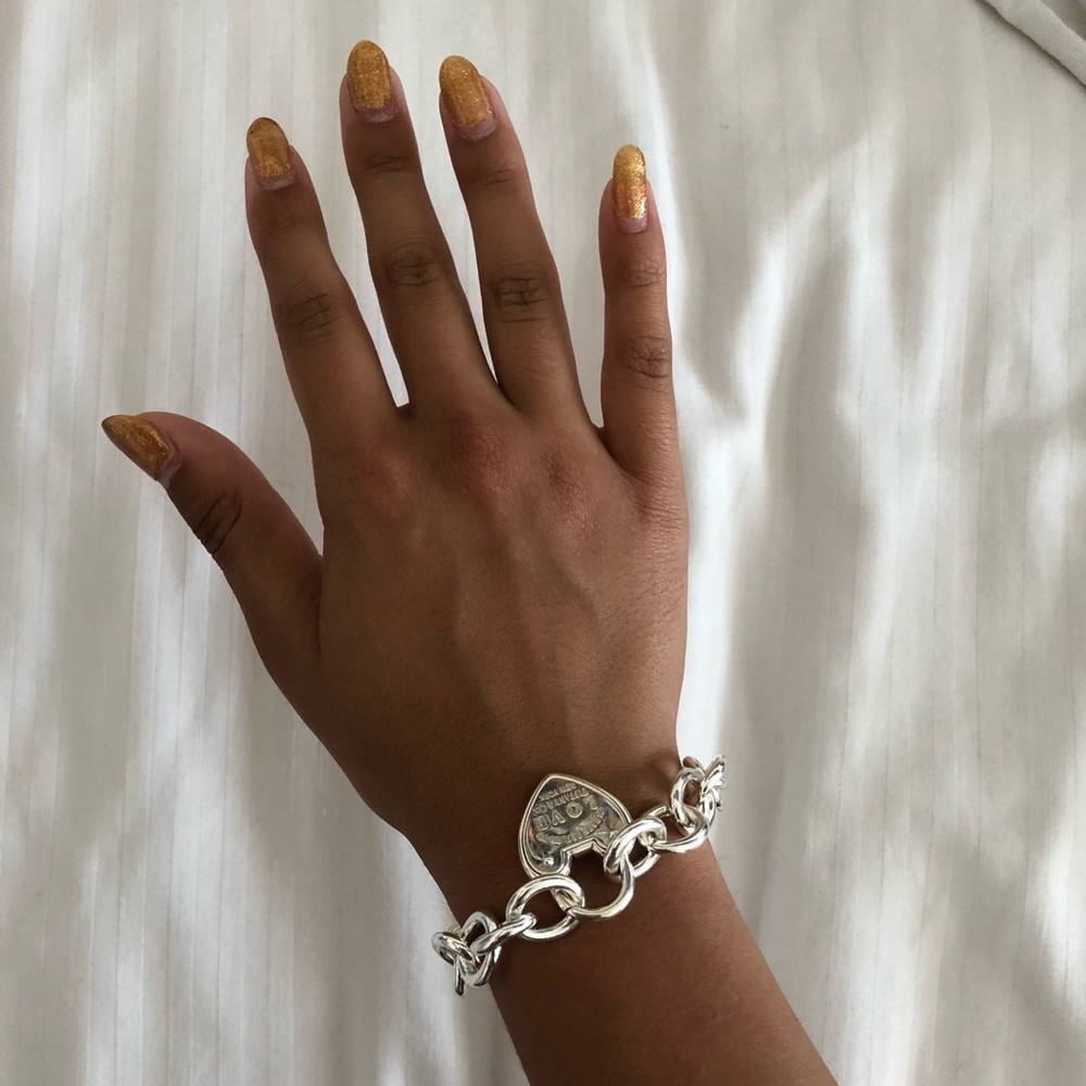 Tiffany & Co. return to Tiffany love lock bracelet